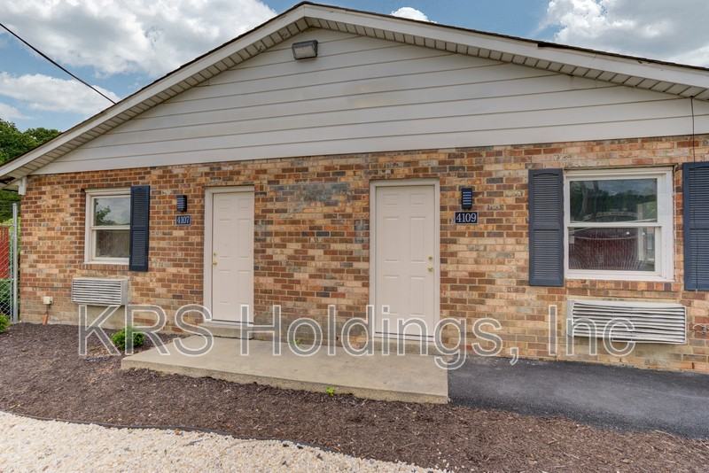 4161 Richmond Hwy #4161 - Photo 3 of 29