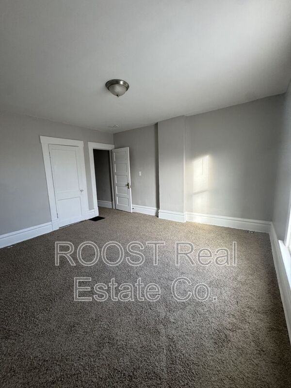 237 Avondale Ave - Photo 4 of 11