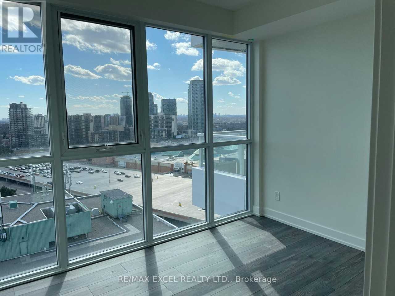 180 Fairview Mall Dr - Photo 4 of 9