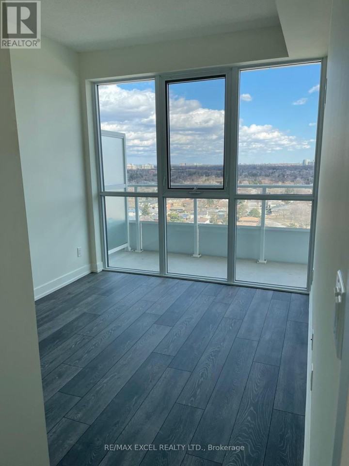 180 Fairview Mall Dr - Photo 5 of 9