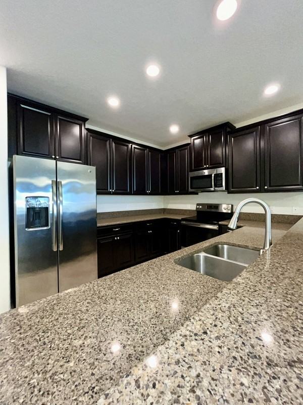 8975 Azalea Sands Ln - Photo 4 of 25