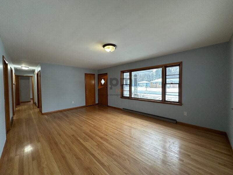 202 E 68th Pl - Photo 5 of 22