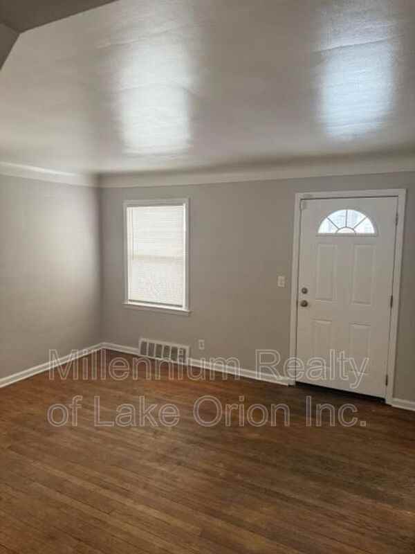 14663 Jacob Ave - Photo 3 of 20