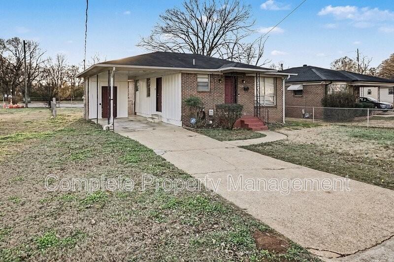 440 Oakmont St - Photo 3 of 19