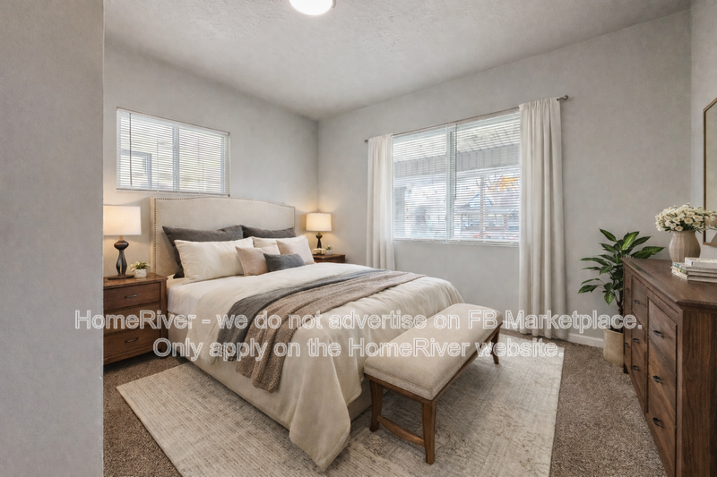 832 S 38th St - Photo 3 of 24