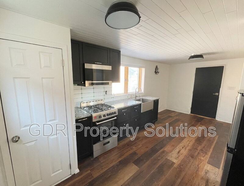 300 San Pasquale Ave Nw #D - Photo 6 of 16