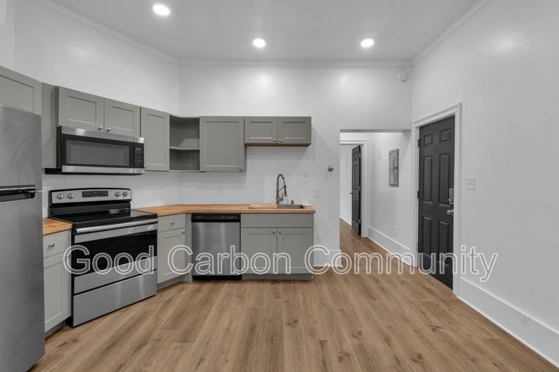 46 Allen St #1 - Photo 4 of 15