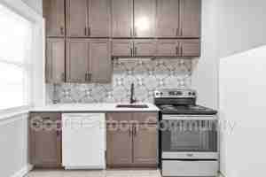 featured image of 77 Richmond Ave #4