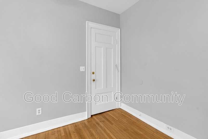 77 Richmond Ave #4 - Photo 7 of 11