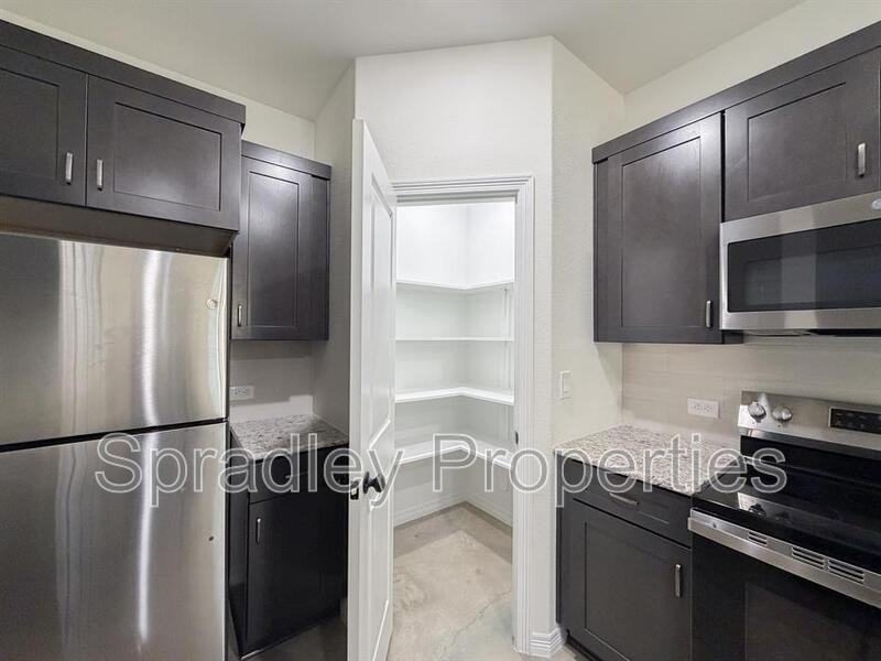 201 Juniper Dr Unit B - Photo 7 of 18