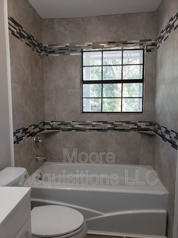 1820 Meadowlark Ln - Photo 4 of 5