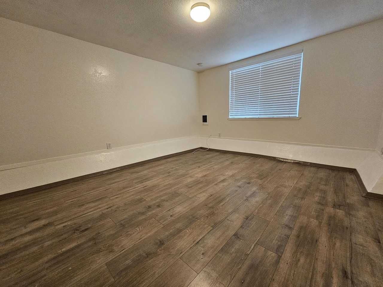 500-502 2nd Avenue - Photo 5 of 8