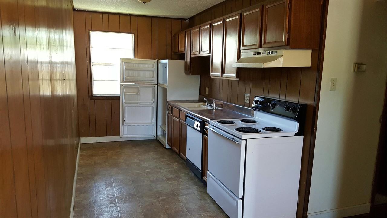 College Place Apts, Clarksville, AR - Photo 2 of 10