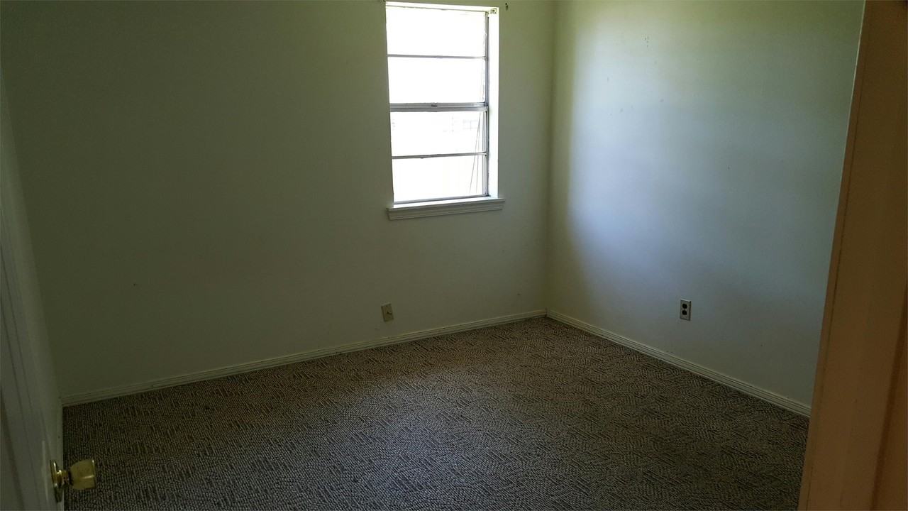 College Place Apts, Clarksville, AR - Photo 4 of 10