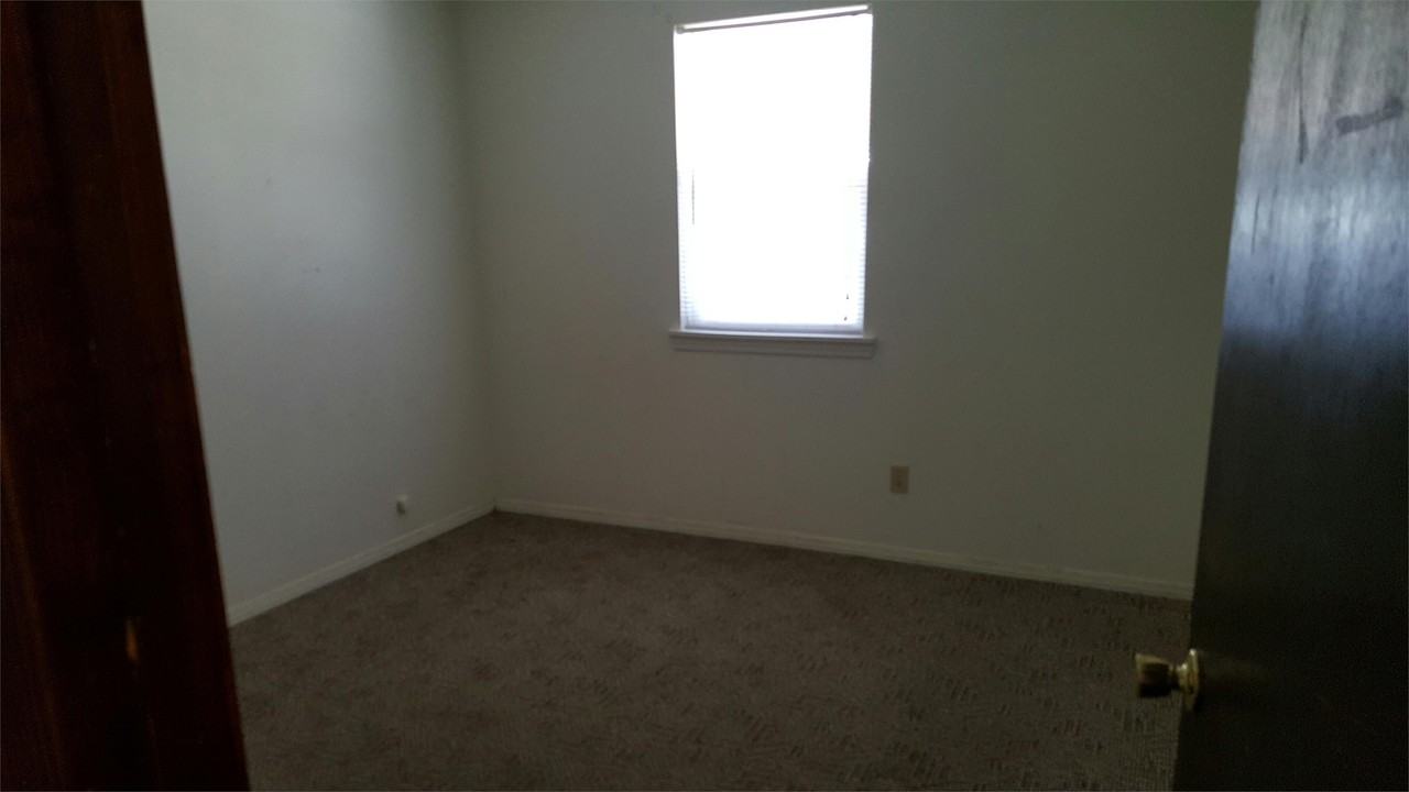 College Place Apts, Clarksville, AR - Photo 5 of 10