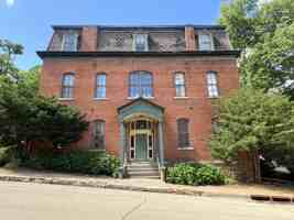 featured image of 469 Emmett St