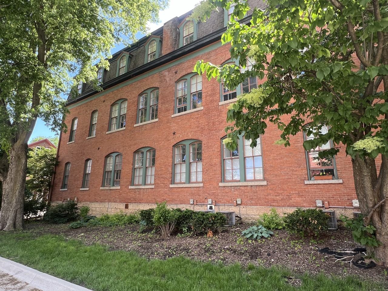 469 Emmett Street - Photo 4 of 31