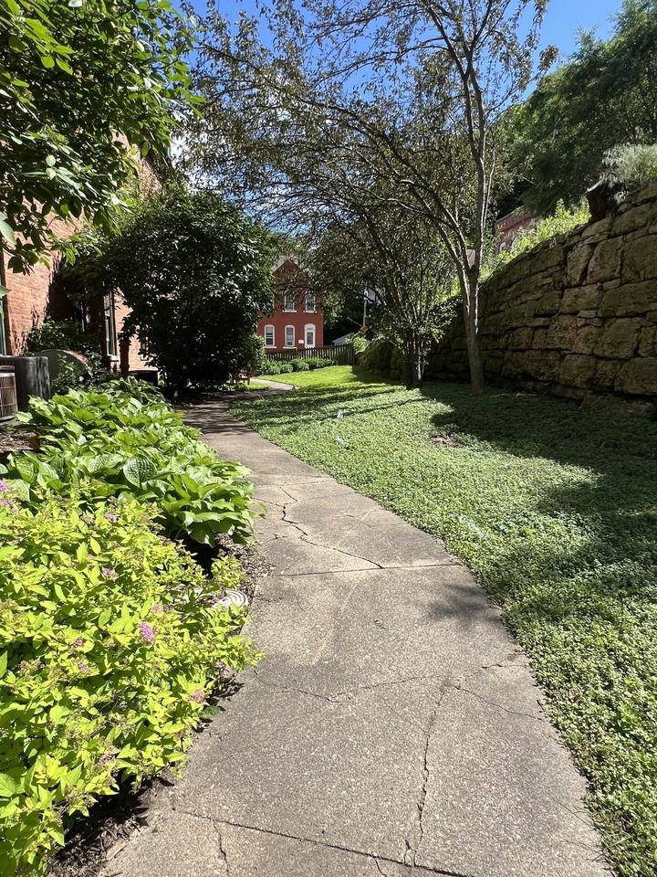 469 Emmett Street - Photo 6 of 31