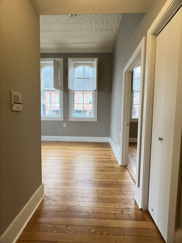 469 Emmett Street - Photo 7 of 31