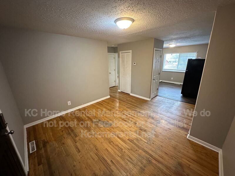 304 Hill St - Photo 5 of 21
