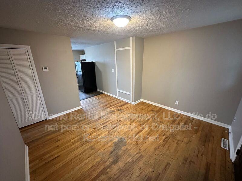 304 Hill St - Photo 6 of 21