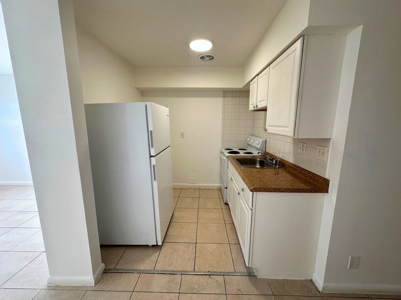 2918 Jackson Street - Photo 7 of 13