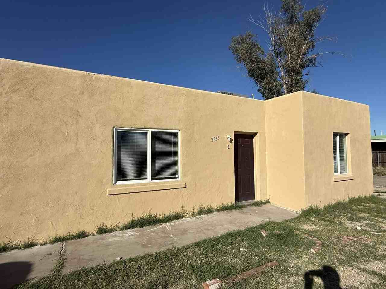 1485 // 3865 N Tyndall Ave #3 - Photo 2 of 18