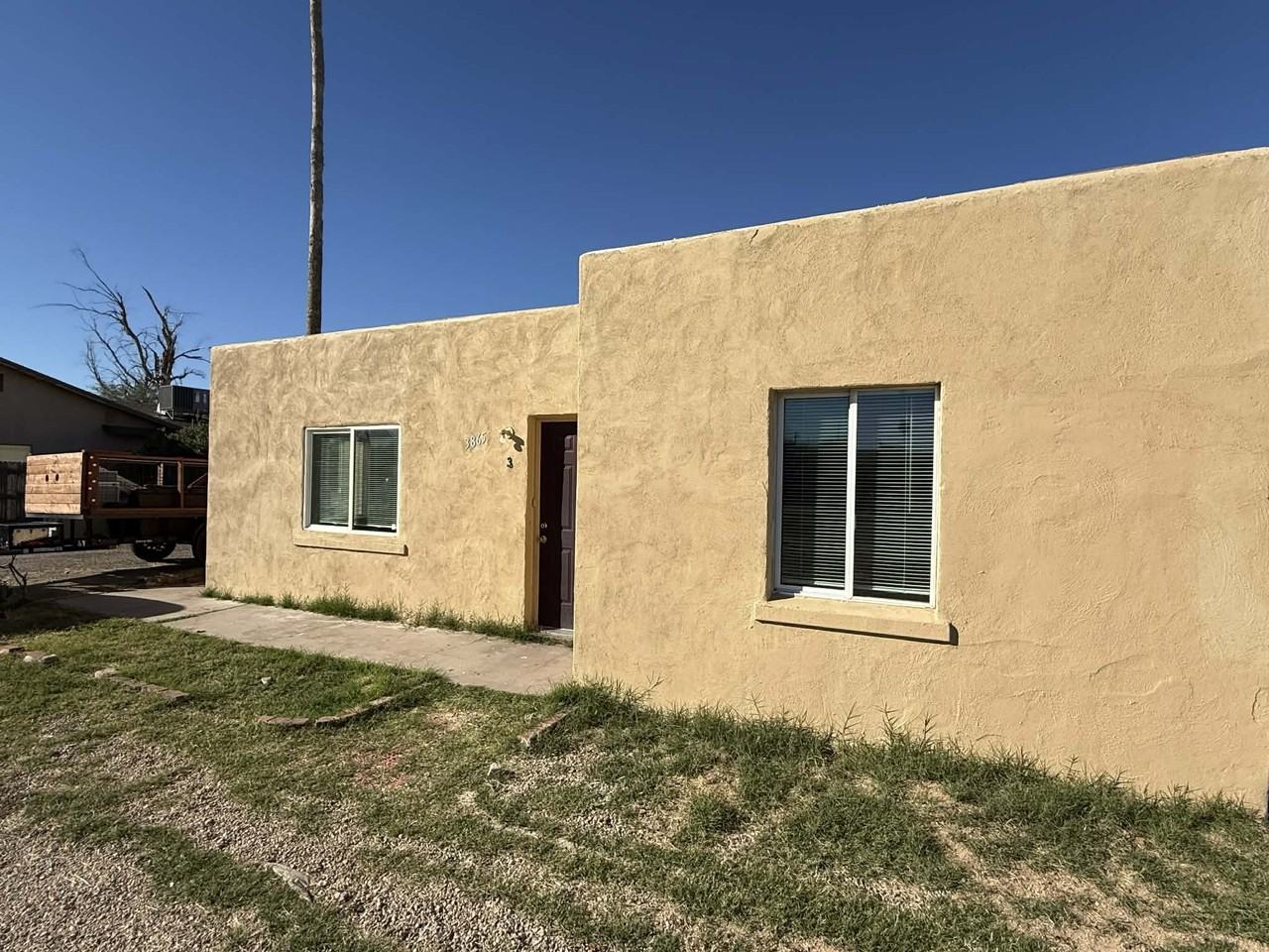 1485 // 3865 N Tyndall Ave #3 - Photo 4 of 18