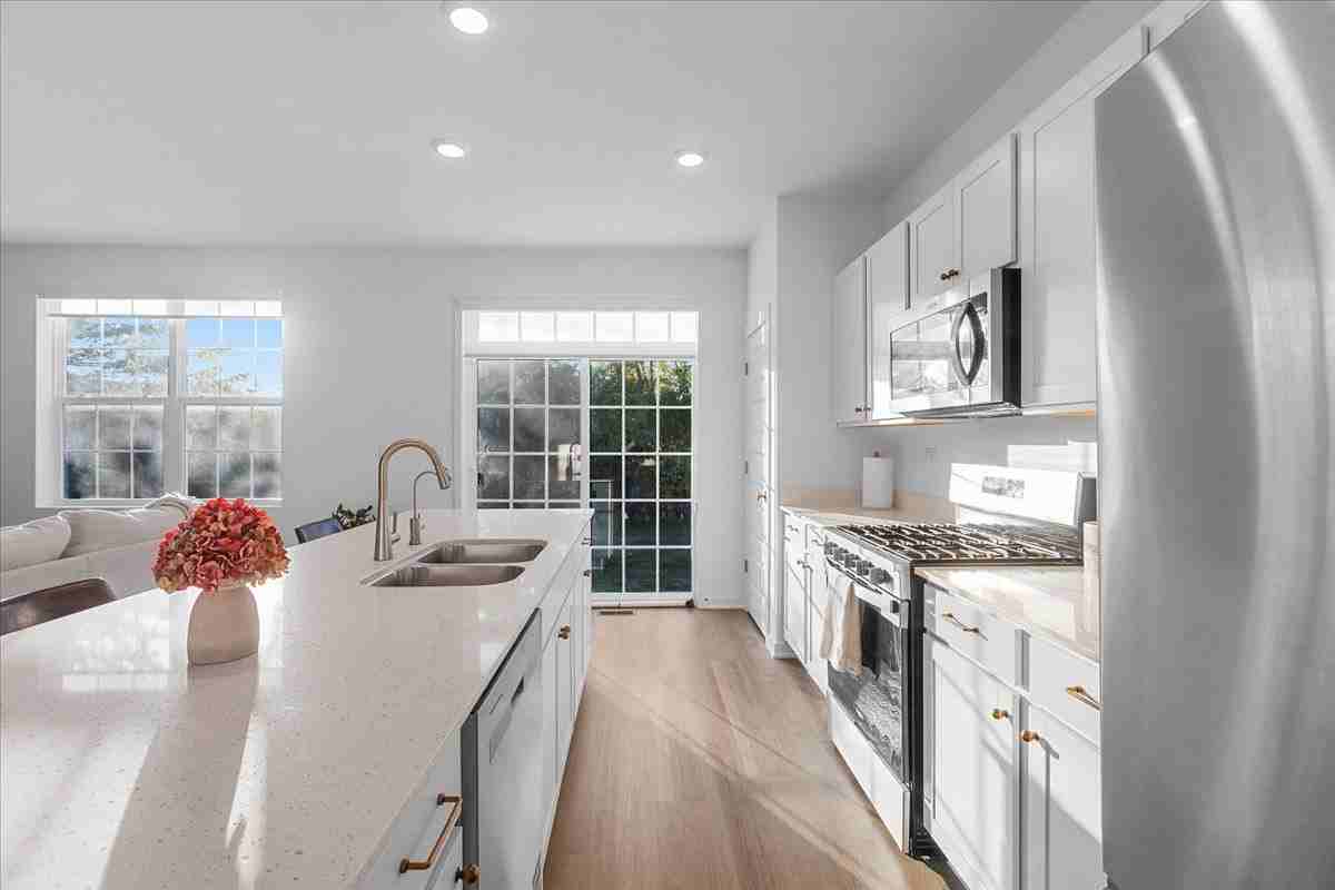 271 Charlestowne Lakes Drive - Photo 2 of 17