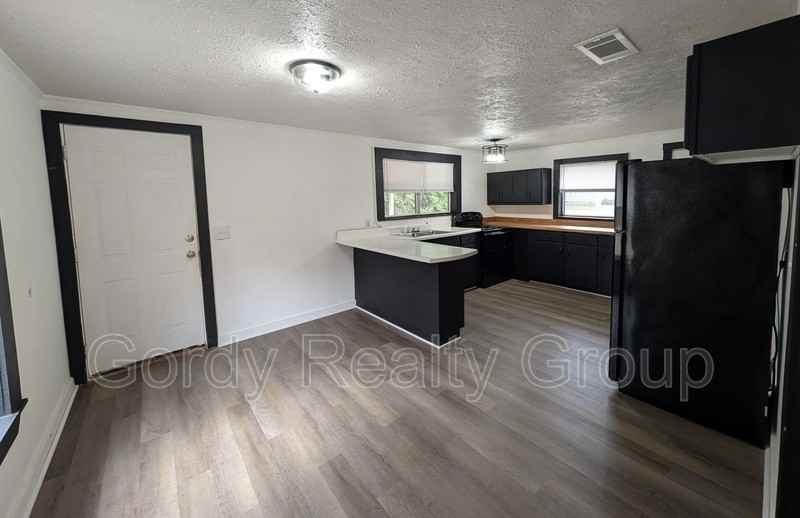 5168B Abel Ln - Photo 4 of 9