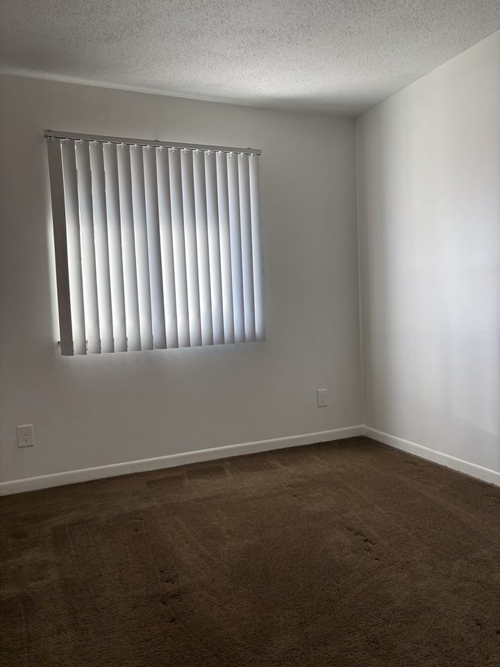 4469 High Street - Photo 5 of 6