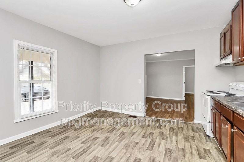 818 Frederick St - Photo 4 of 25