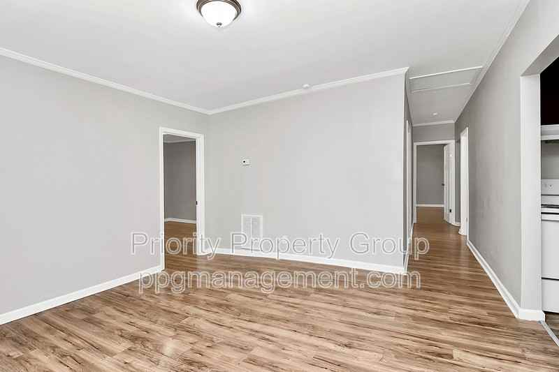 818 Frederick St - Photo 7 of 25