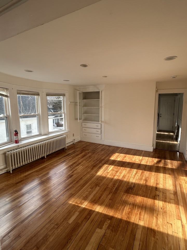 22 Spring Street - Photo 5 of 10