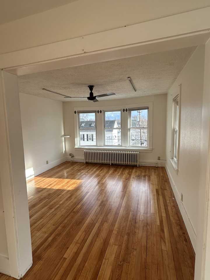 22 Spring Street - Photo 6 of 10