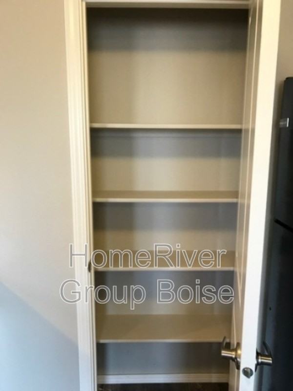 1328 S Edgewater Cir - Photo 6 of 16