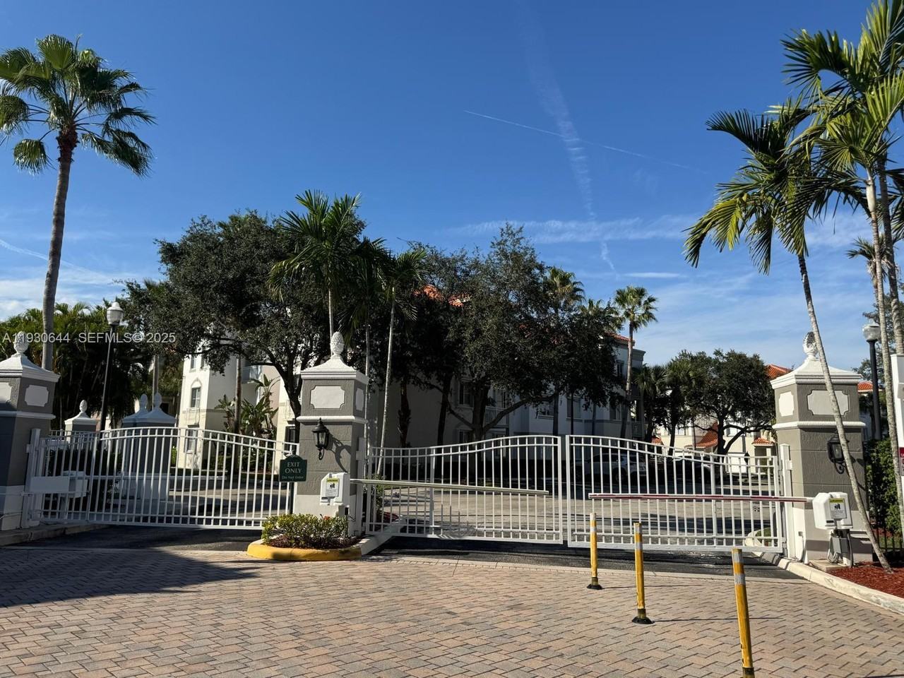 11033 Legacy Boulevard - Photo 5 of 20