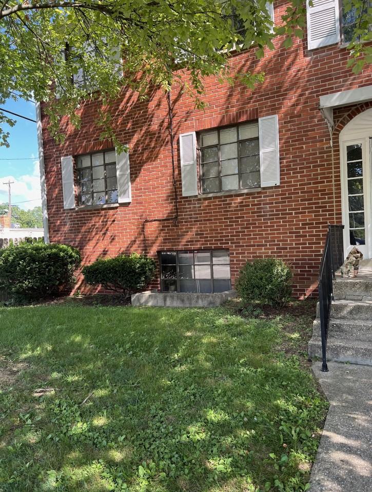 613 Gainsborough Road - Photo 2 of 30