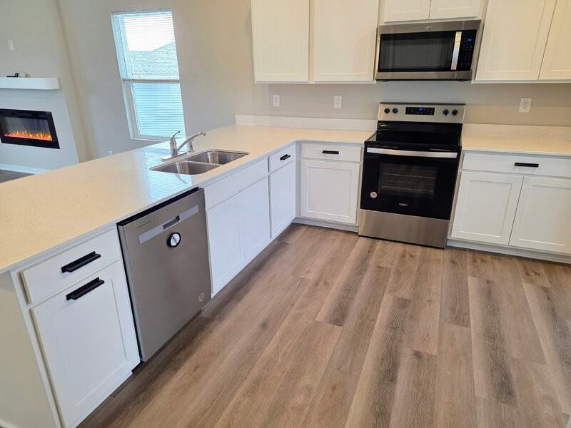 1724 Southbridge Dr - Photo 4 of 43