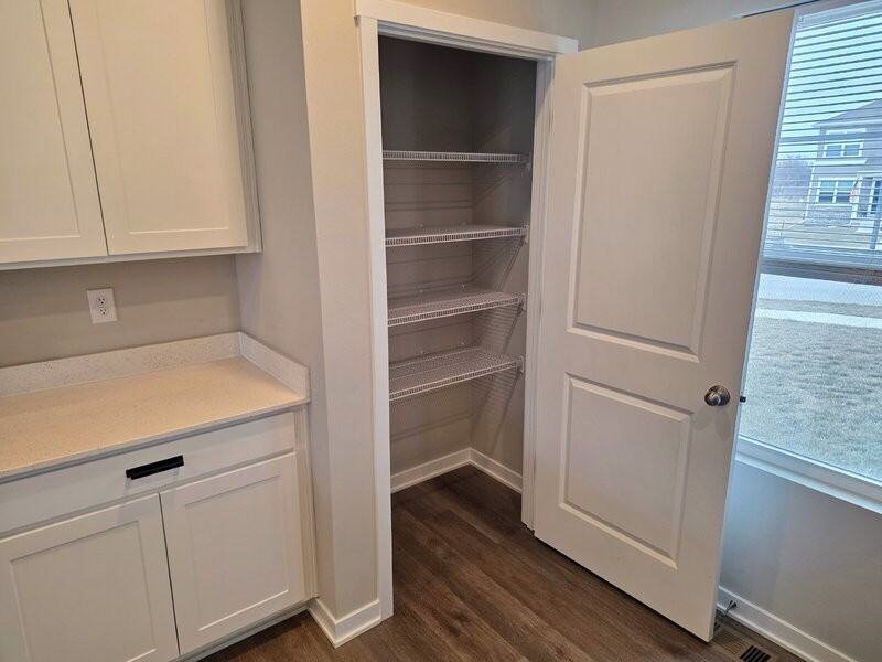 1724 Southbridge Dr - Photo 6 of 43