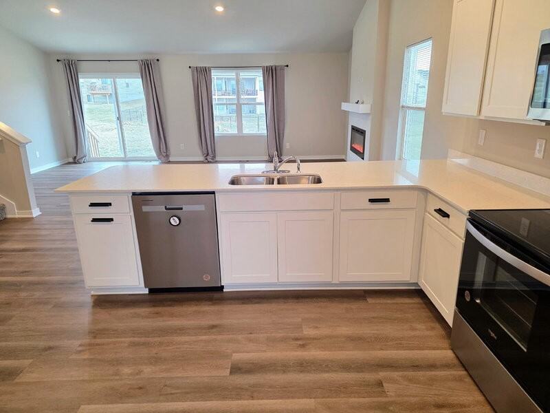 1724 Southbridge Dr - Photo 7 of 43