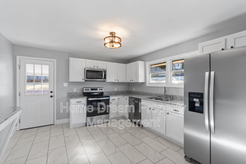 354 Berry St #1 - Photo 5 of 29