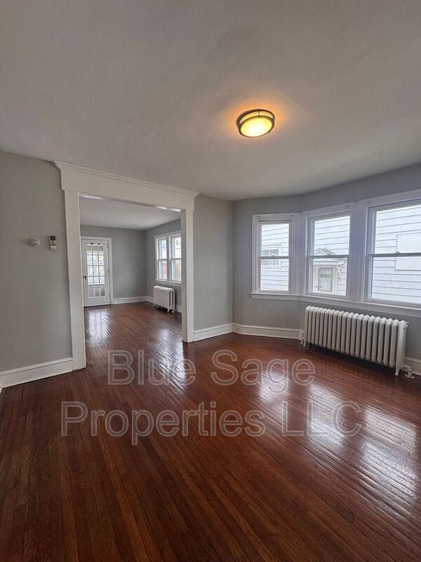 210 W Dupont St - Photo 5 of 26