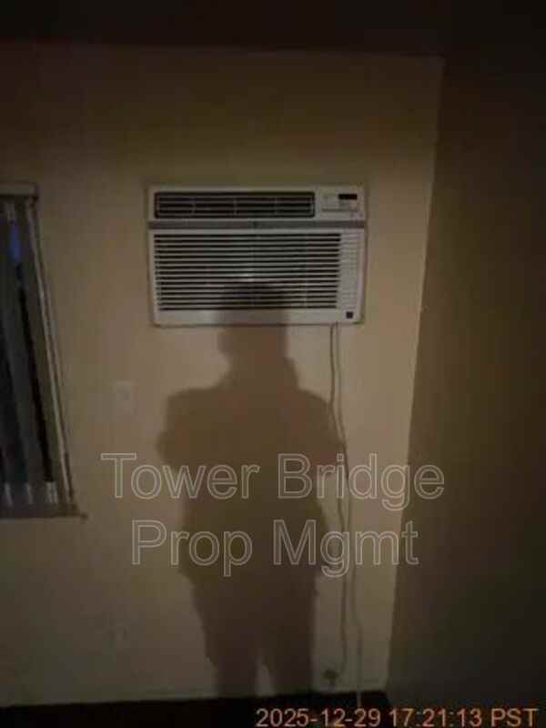 4549 Ashcroft Ave #31 - Photo 7 of 12