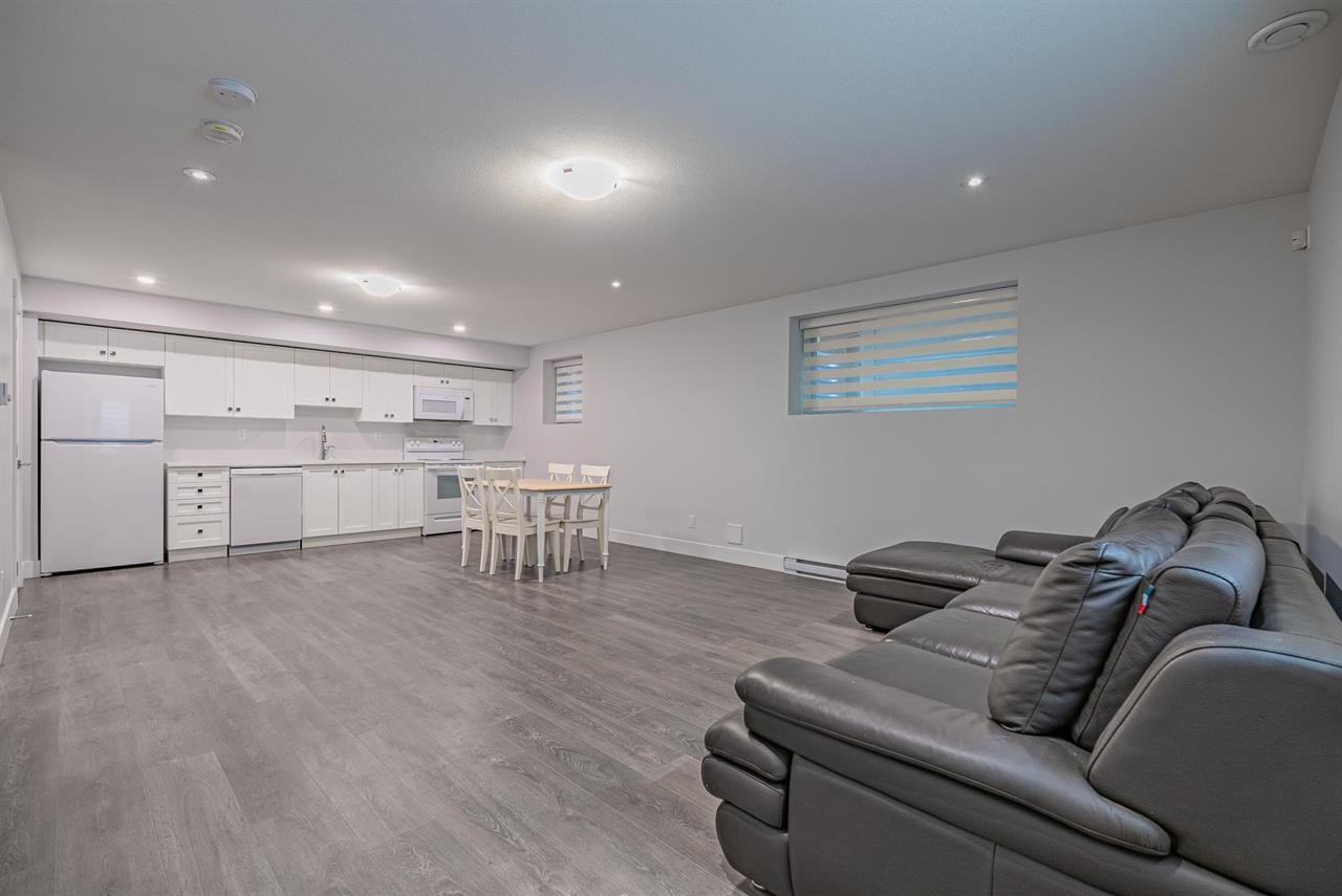 20504 77A Avenue - Photo 2 of 8