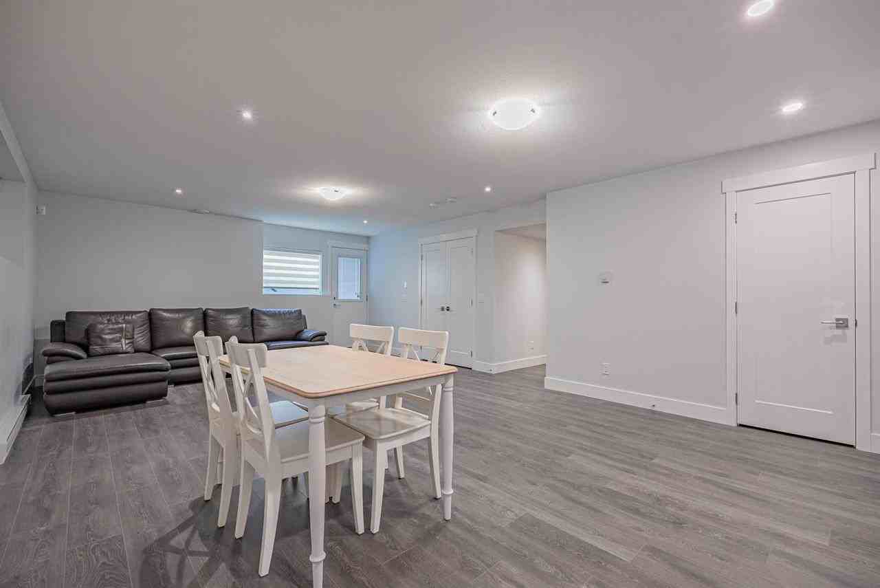 20504 77A Avenue - Photo 3 of 8