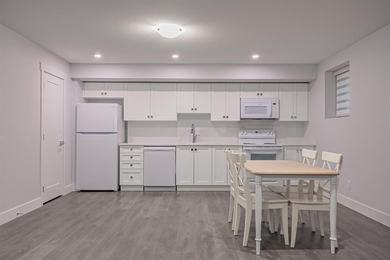 20504 77A Avenue - Photo 4 of 8