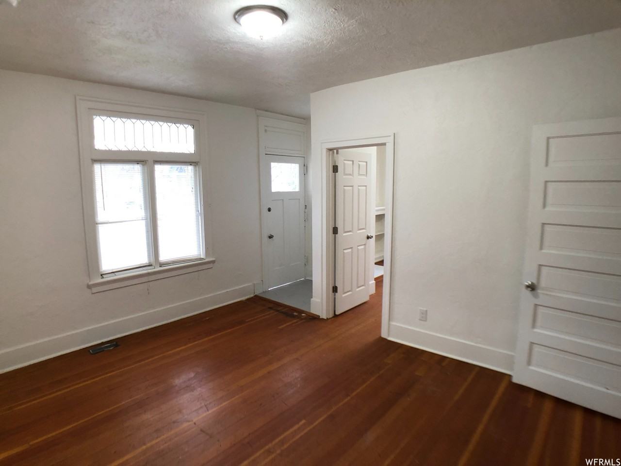 201 N I Street - Photo 6 of 7