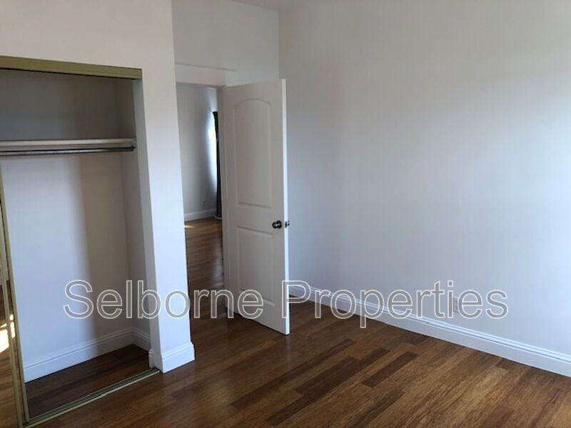 939 International Blvd - Photo 7 of 17