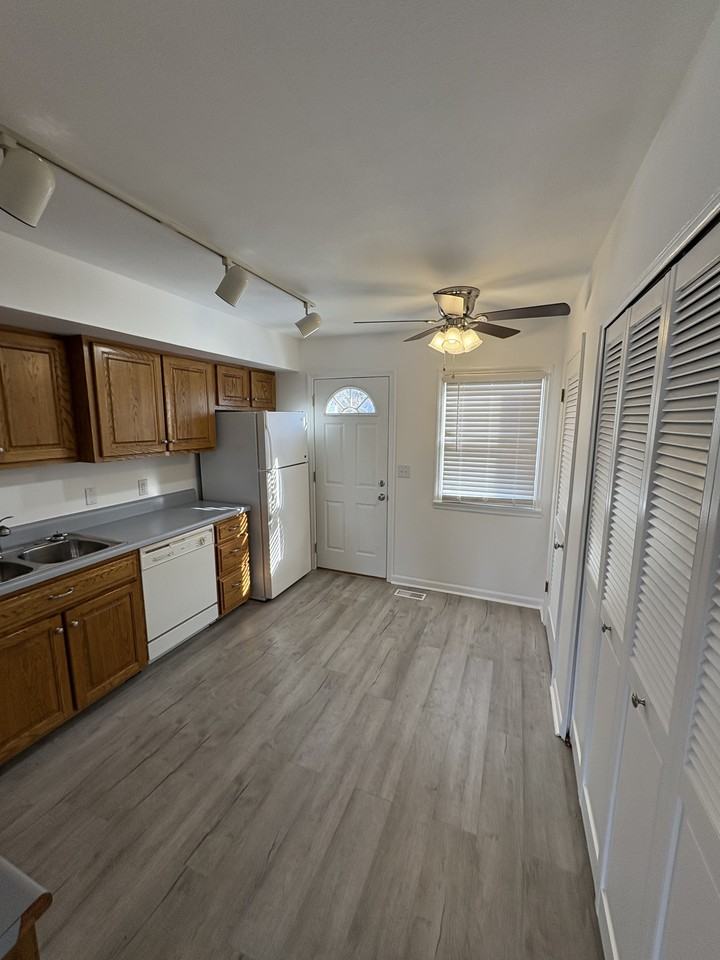 2452 Wakefield Drive - Photo 6 of 9